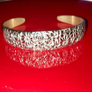 RARE•LOVELY•1965 ANTIQUE FLORAL STERLING SILVER BANGLE